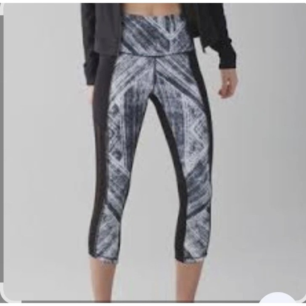 Lululemon Hot To Street Crop Mesh Leggings Women's Sz 6 Heat Wave White Black